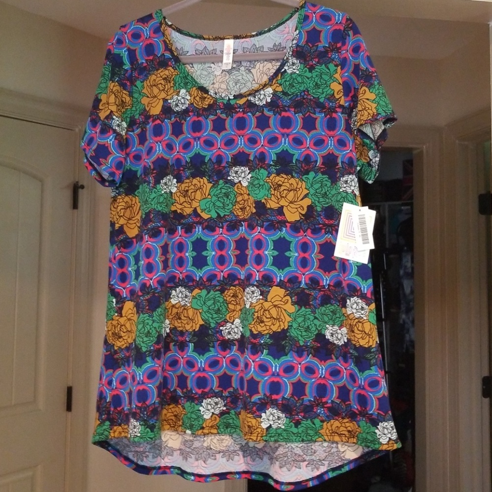 Lularoe XL Classic Tee. NWT
